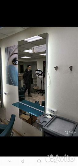 Зеркало на основе, подсветка, полка бу