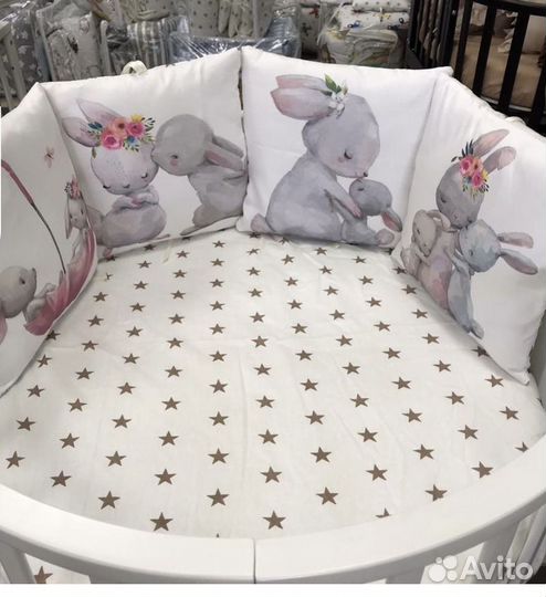Комплект в кроватку новый