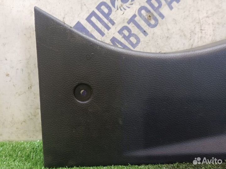 Накладка багажника задняя правая Mitsubishi Lancer