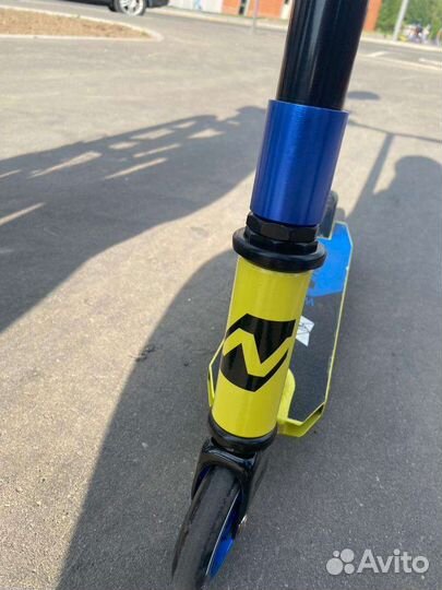 Трюковой самокат novatrack