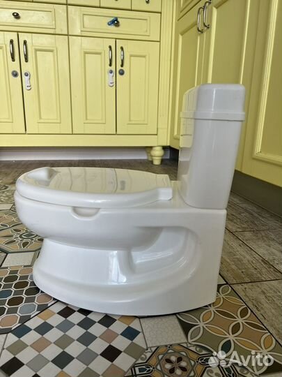Детский горшок в виде унитаза