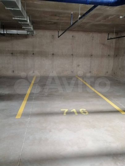 Машиноместо, 14 м²