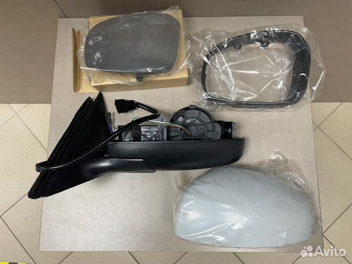 Зеркало левое Fabia 2007-2015 5J1857507E