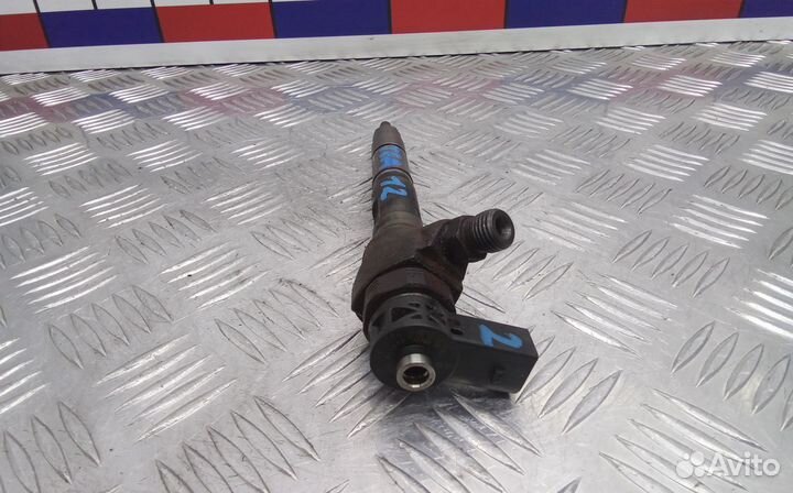 Форсунка дизельная volkswagen passat B7 2010-2017