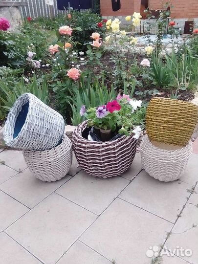 Кашпо из искусственного ротанга