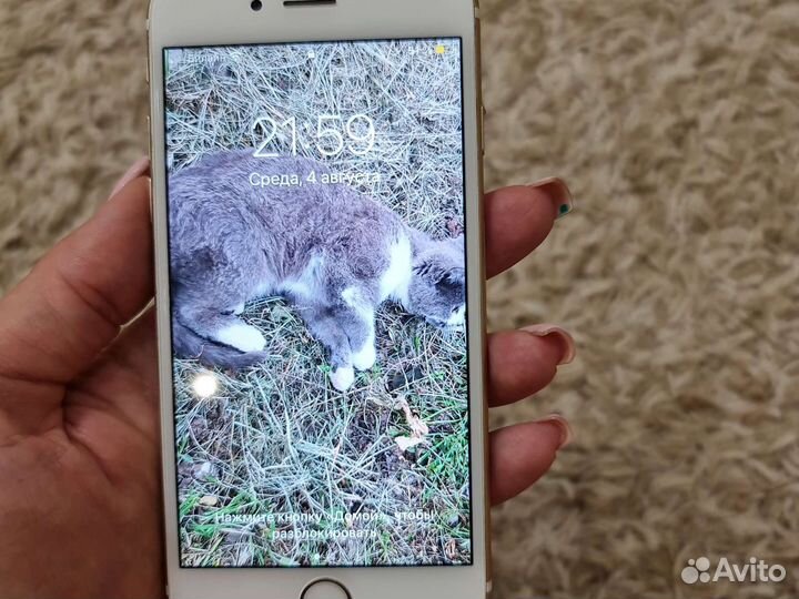 Телефон iPhone 6s