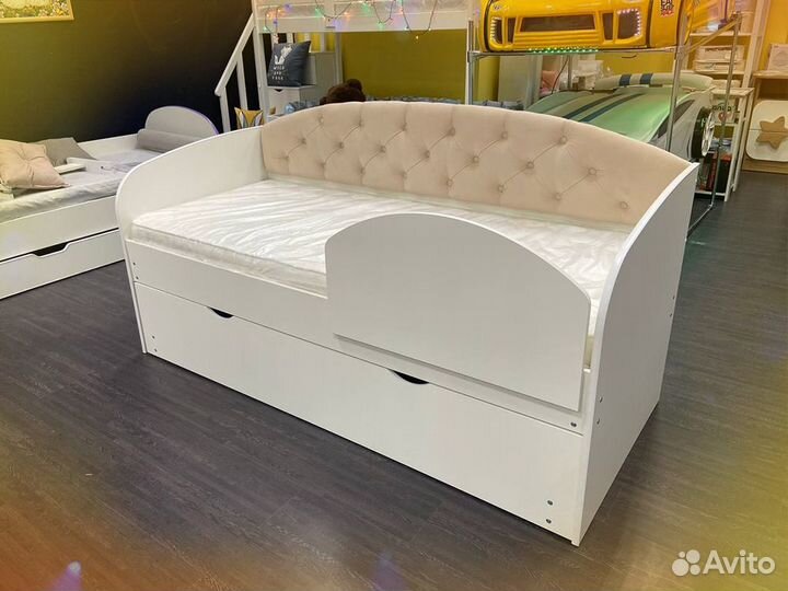 Детская кровать для двоих детей