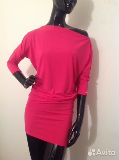 Модное фирменное платье в американском стиле фукси