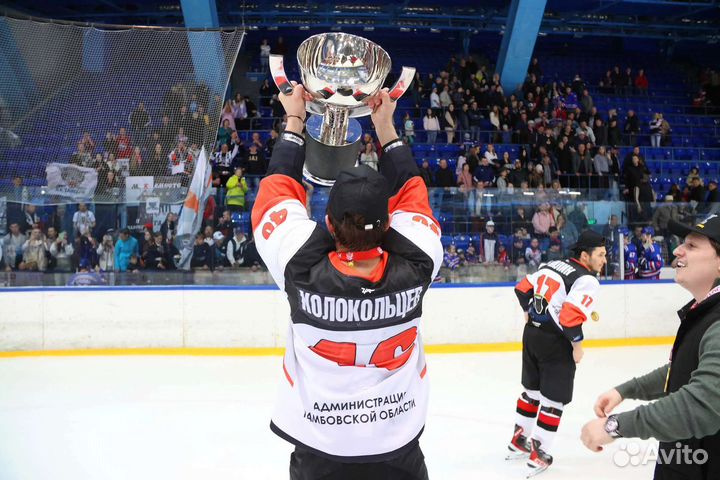 Тренер по хоккею