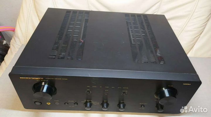 Marantz PM7000 Интегральный стерео усилитель