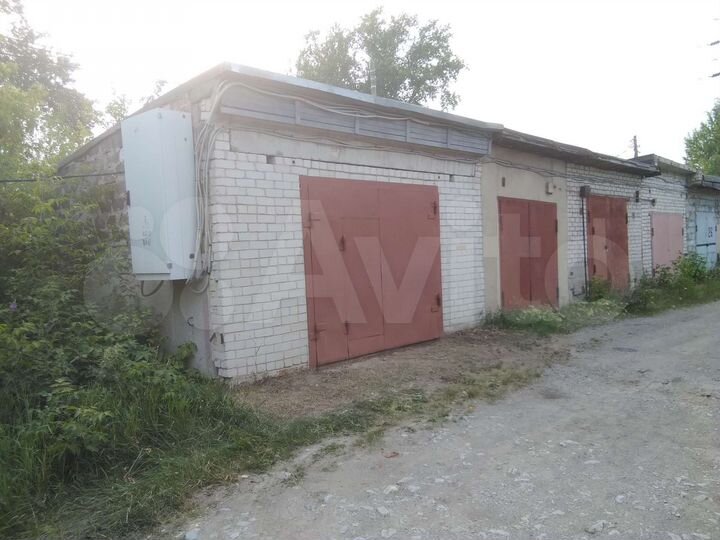 Гараж, > 30 м²