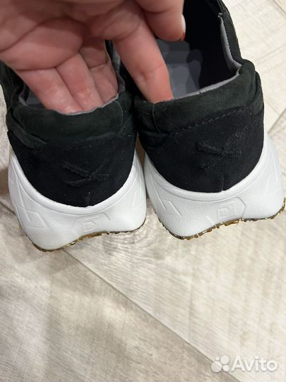 Deckers кросовки мужские41 (27,5)