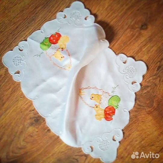 Скатерти с вышивкой на пасхальный стол