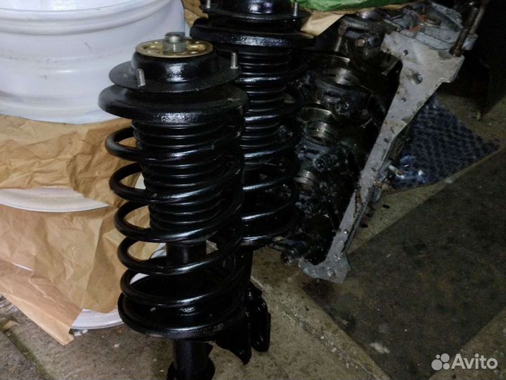 Москвич 2141 передняя стойка амортизатора в сборе