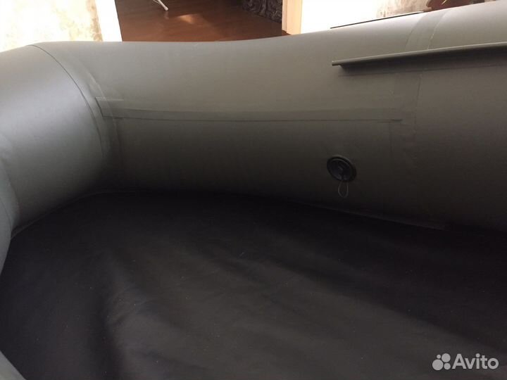 Лодка гребная Pelican 300