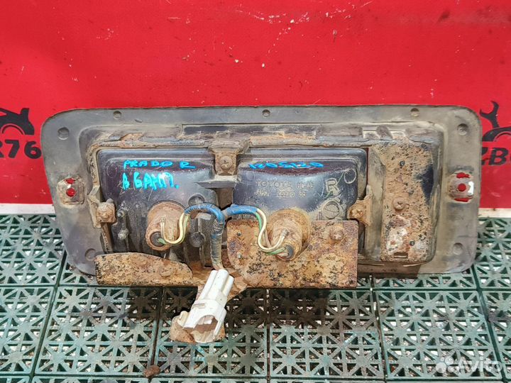 Птф задний правый Toyota Land Cruiser Prado 90