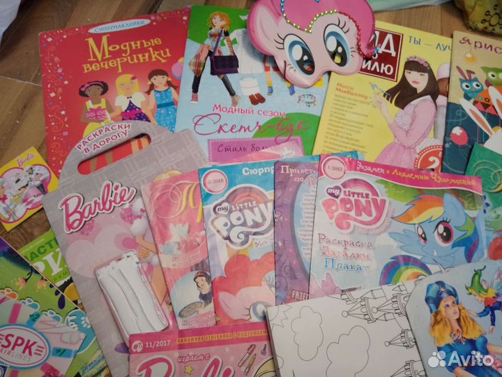 Пакетом журналы, книжки, раскраски для детей