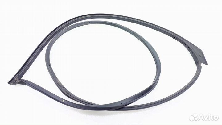 Уплотнитель двери передний правый Hyundai Sonata