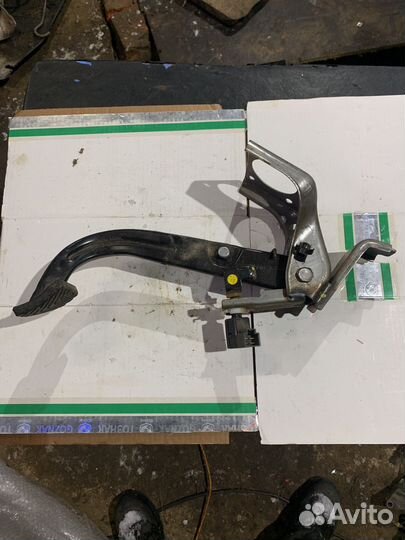 Педаль тормоза hyundai solaris 1 1.4 g4fa