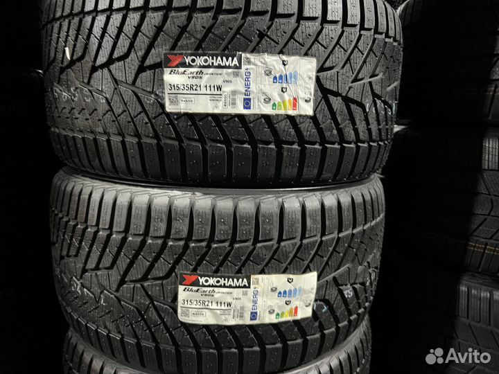 Yokohama BluEarth Winter V905 315/35 R21 и 275/40 R21 111W