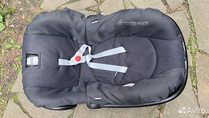 Автомобильное детское кресло maxi cosi