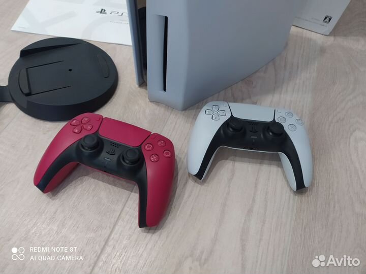 PS5 825Gb 2 джойстика+600 игр
