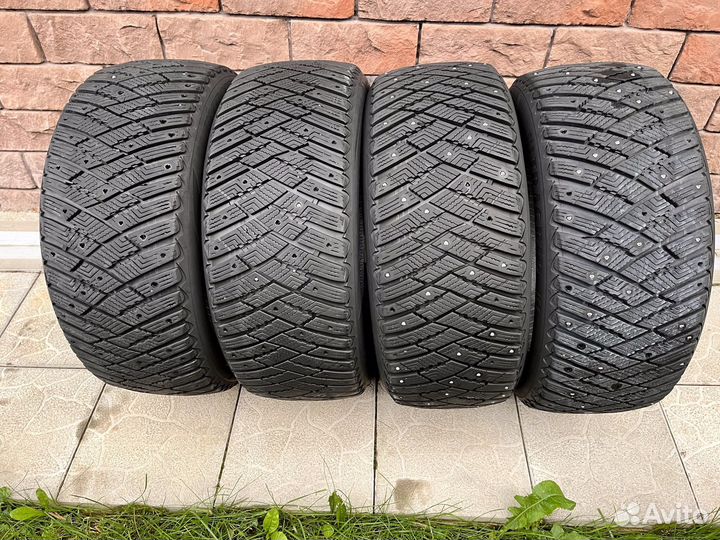 Goodyear Ultragrip Ice Arctic 225/50 R17
