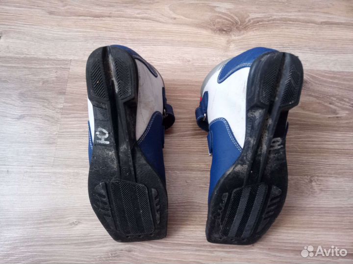 Лыжные ботинки, размер 36