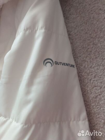 Пуховик фирменный женский