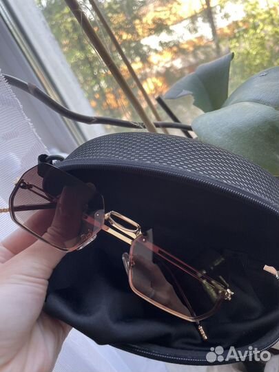 Солнцезащитные очки