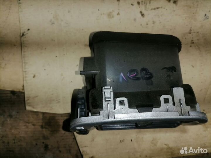 Дефлектор печки левый Toyota Exiv st200