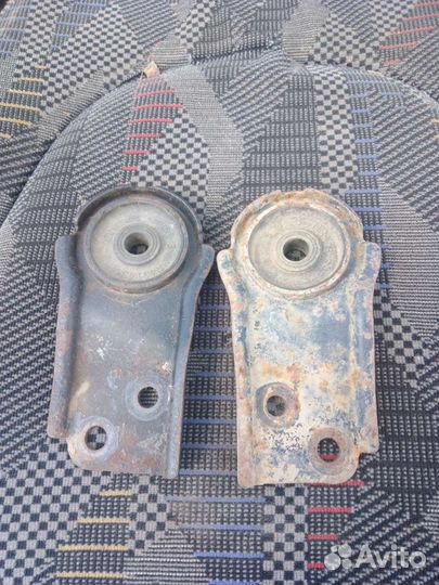 Крепление радиатора Mitsubishi RVR