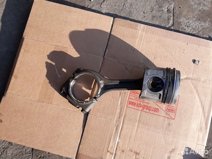 Шатуны ямз 536,есть и поршня