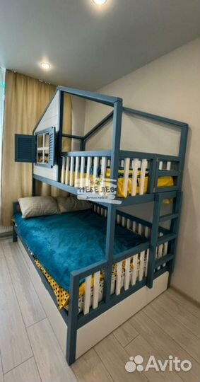 Детская кроватка домик двухъярусная