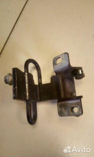 Петля двери задняя левая нижняя