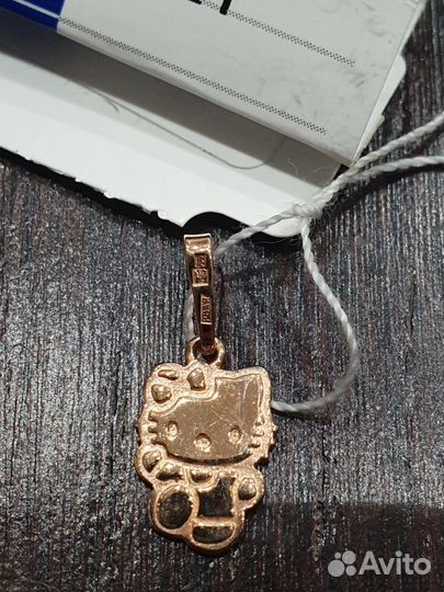 Золотая подвеска Kiti