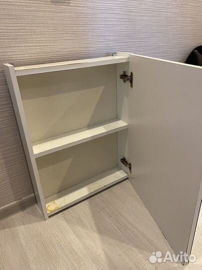 Шкафчик для ванной навесной