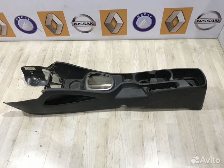 Консоль между сидений центральная Kia RIO 3