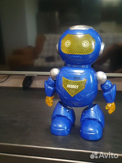 Игрушка робот