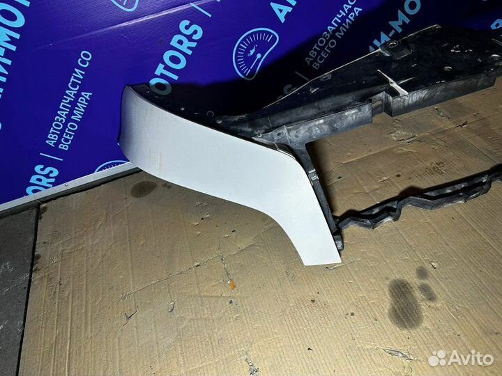 Накладка на бампер Infiniti Qx56 Z62 VK56VD