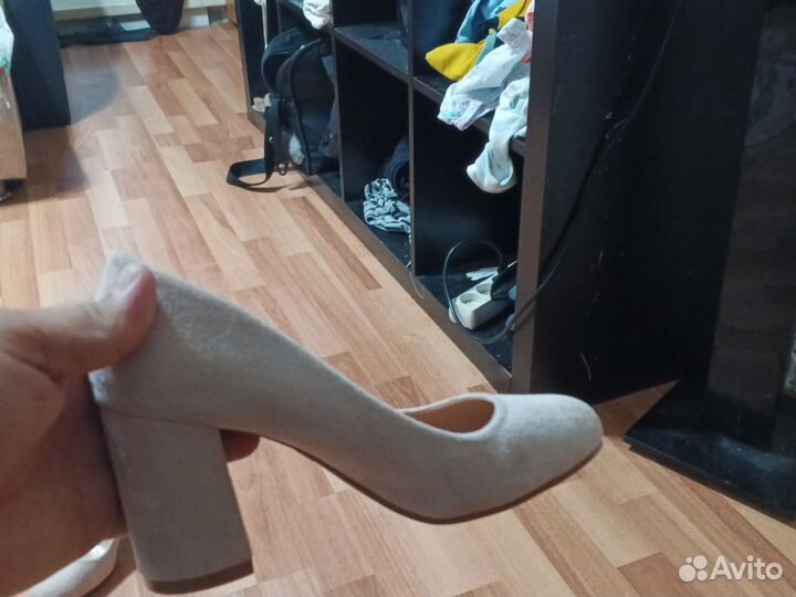 Туфли женские 36 размер бежевые новые