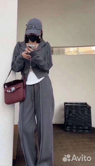 Спортивный женский костюм зип-худи и джогеры