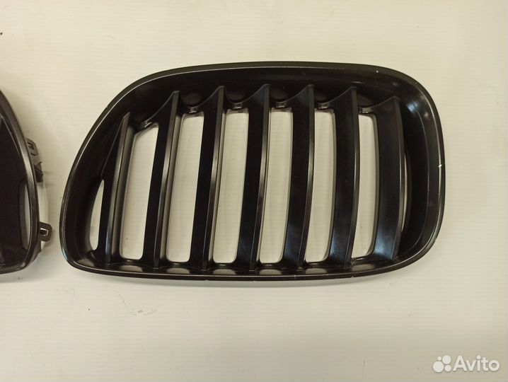 Решетки капота черные рестайлинг BMW X5 E53