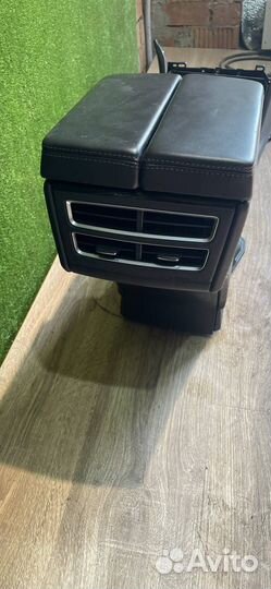 Консоль салона Tesla Model S 2016