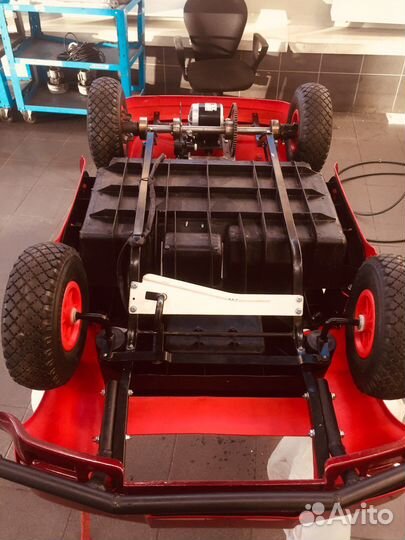 Детский электромобиль