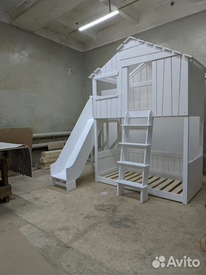 Кровать-домик с бортиками