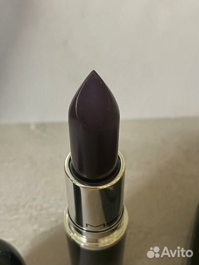 Помада MAC тон 550 Succumb to Plum