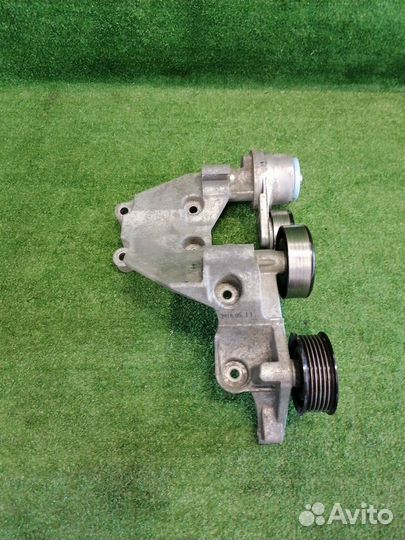 Кронштейн генератора Kia Sorento Prime UM D4HB