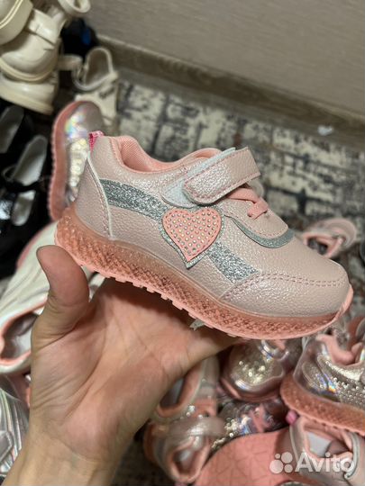 Кроссовки для девочек