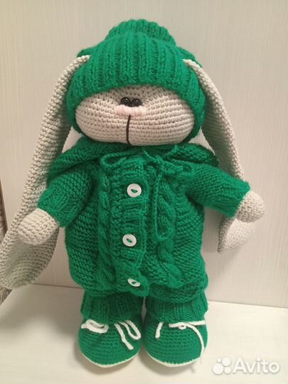 Вязаные игрушки зайчик